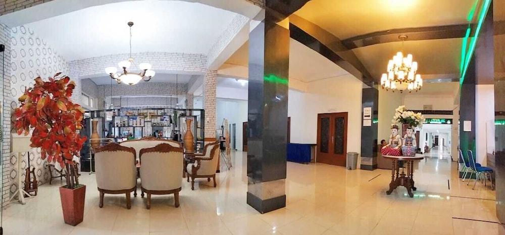 Satya Graha Hotel